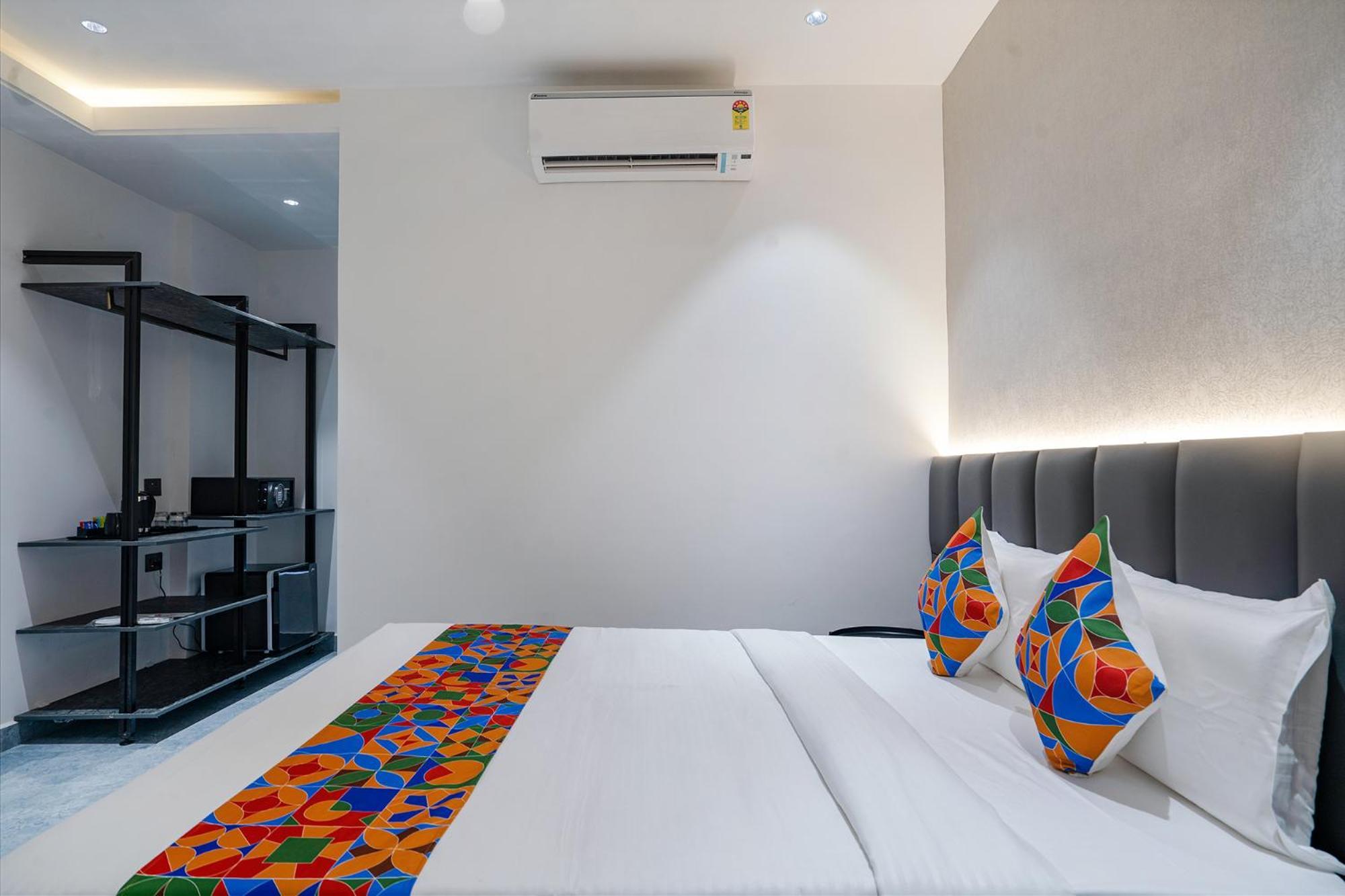 Fabhotel Prime Cloud 5 Studios Гайдарабад Екстер'єр фото